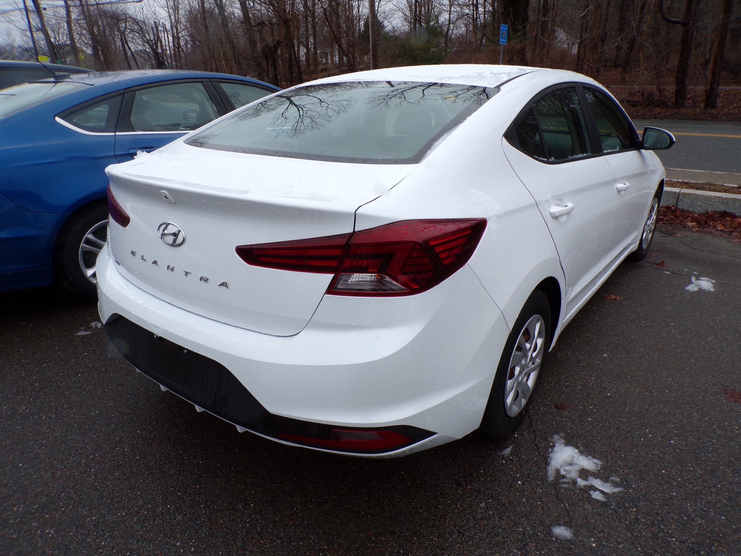 2020 Hyundai Elantra SE - Photo 6