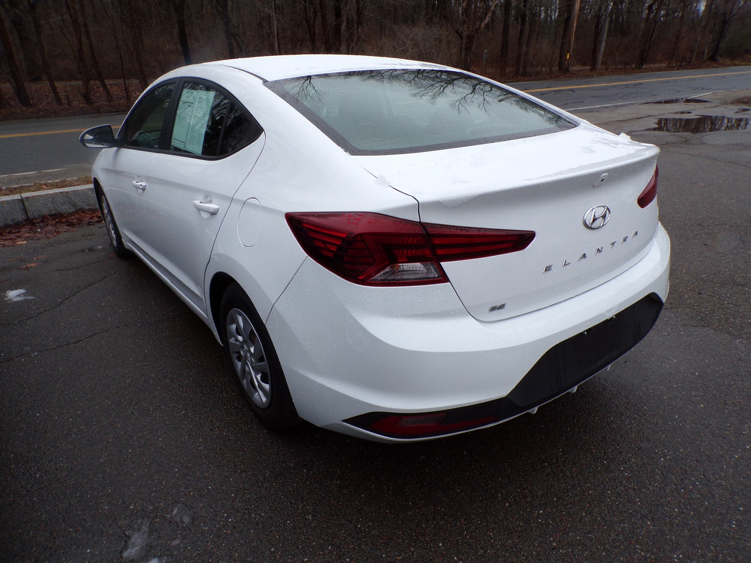 2020 Hyundai Elantra SE - Photo 8