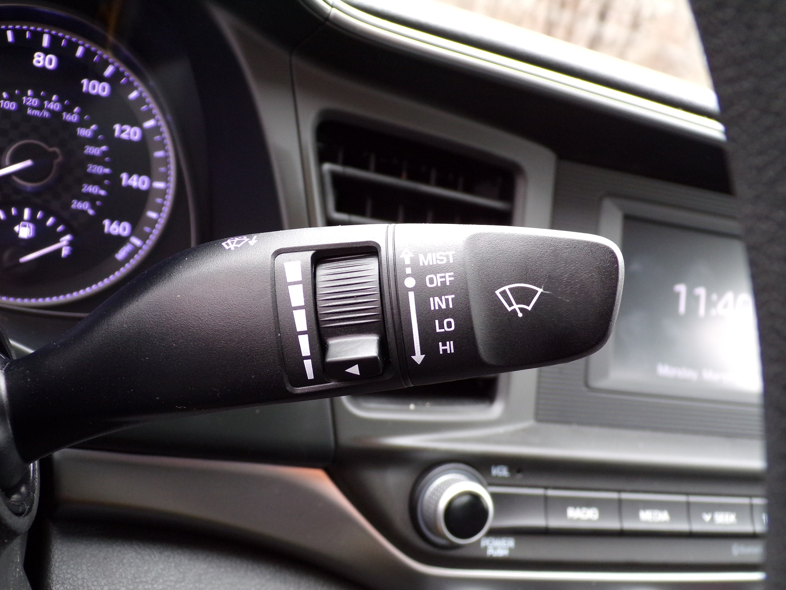 2020 Hyundai Elantra SE - Photo 25