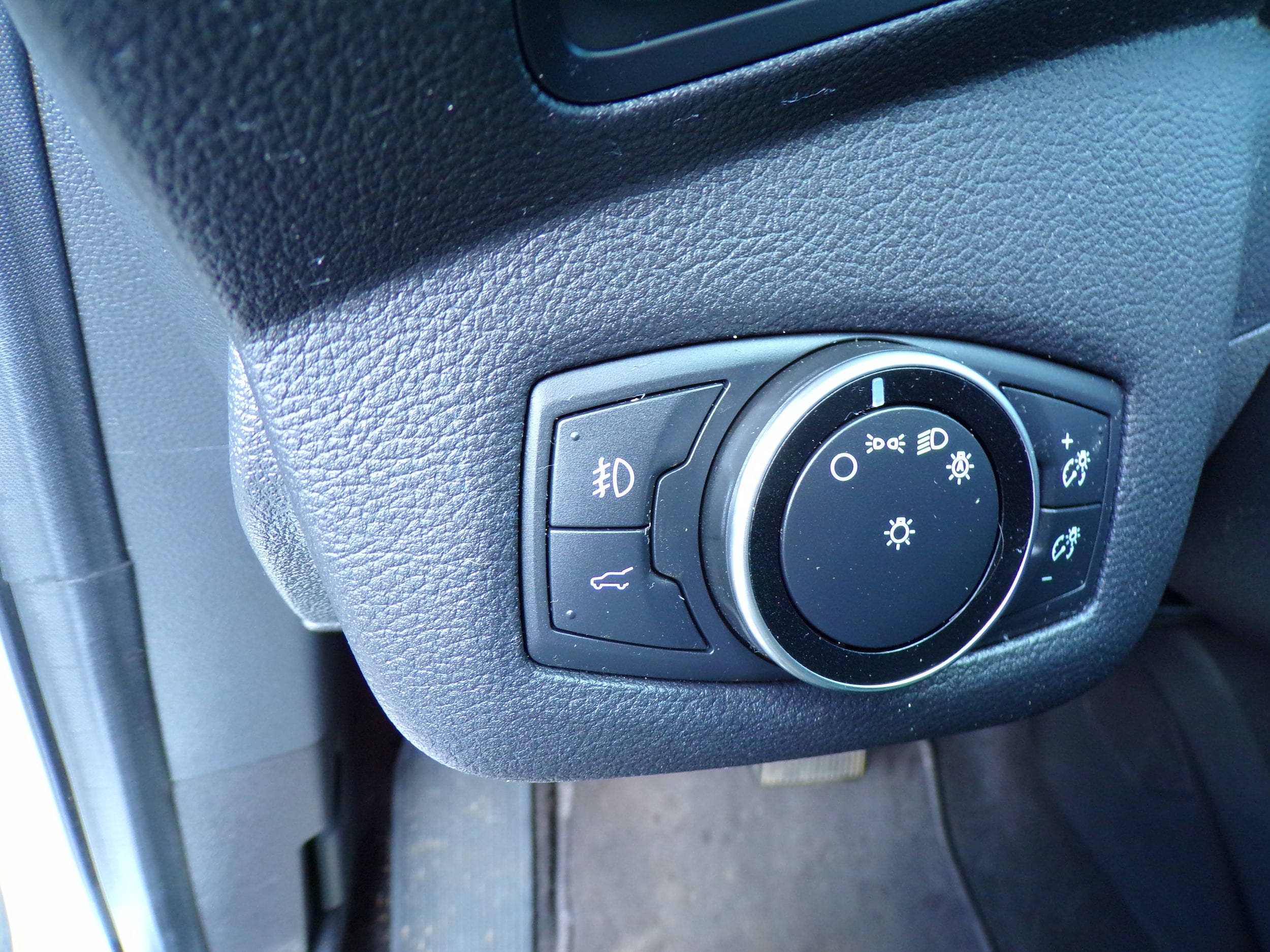 2018 Ford Escape SE - Photo 19