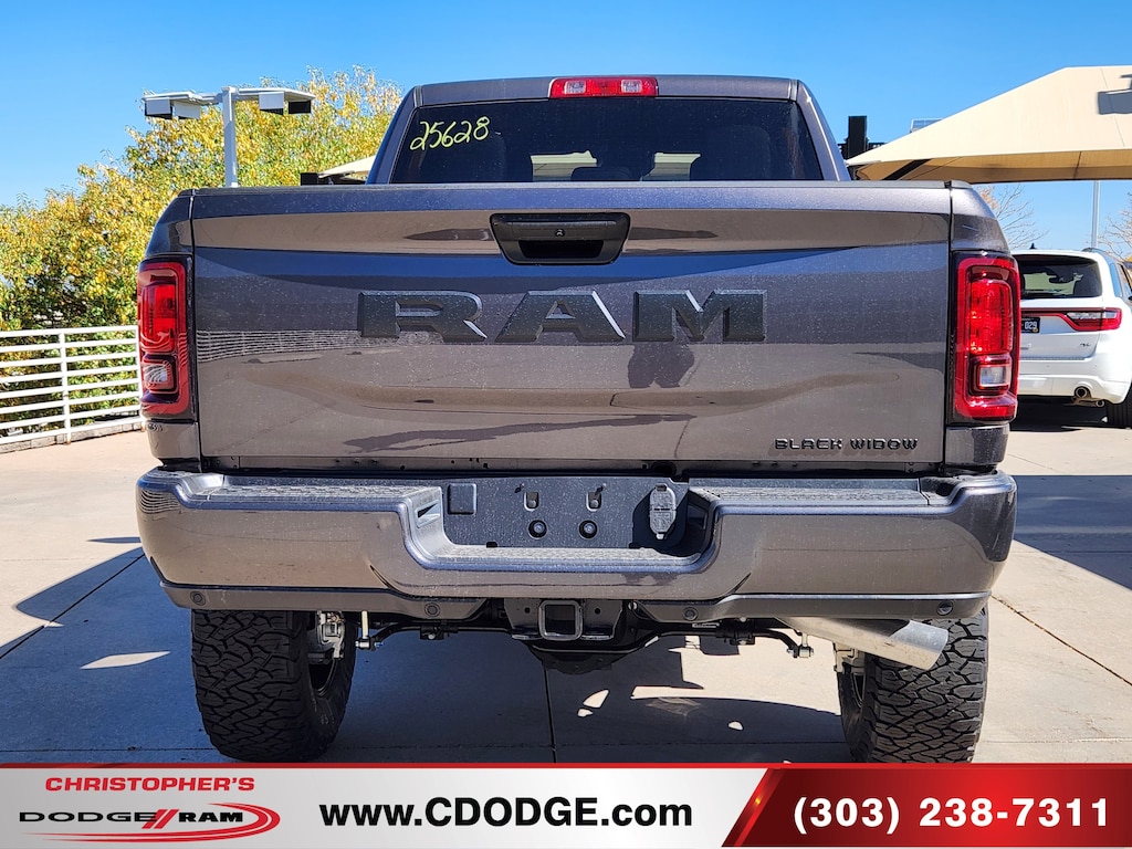 New 2025 Ram 2500 BIG HORN CREW CAB 4X4 6'4 BOX Pickup