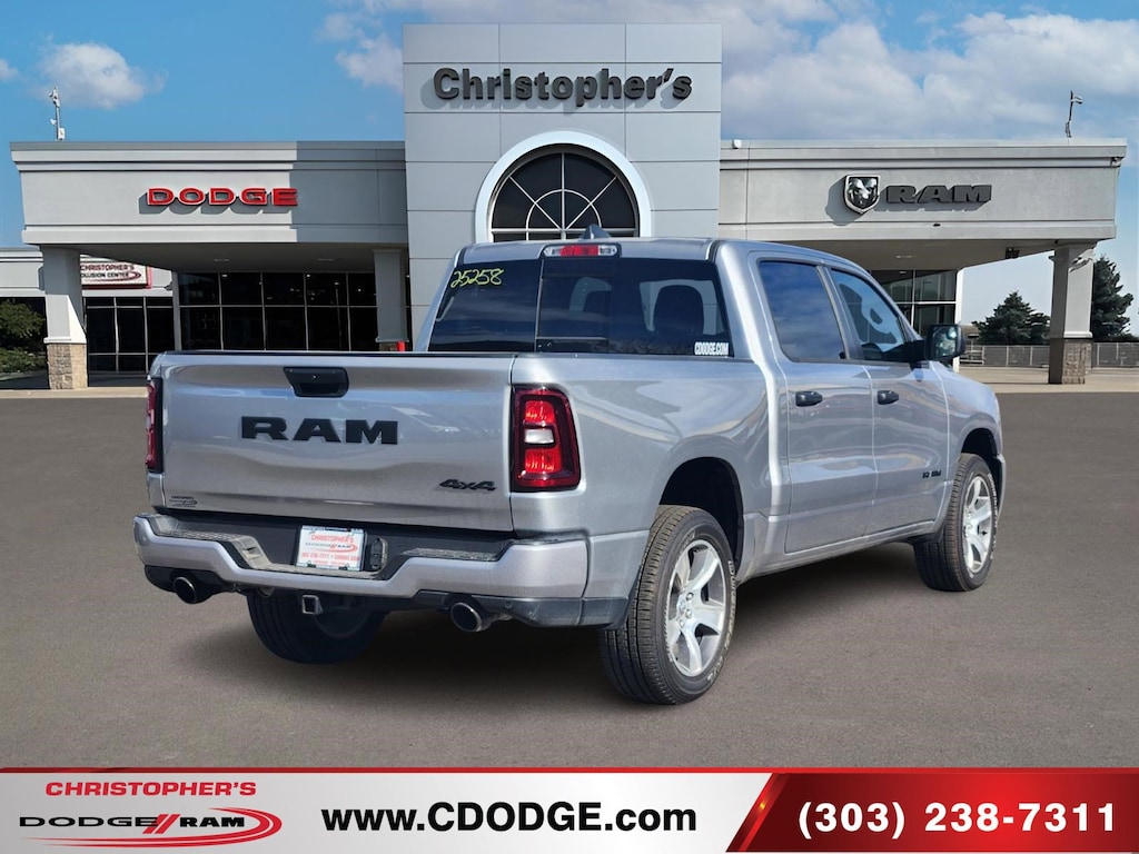 New 2025 Ram 1500 TRADESMAN CREW CAB 4X4 5'7 BOX Pickup