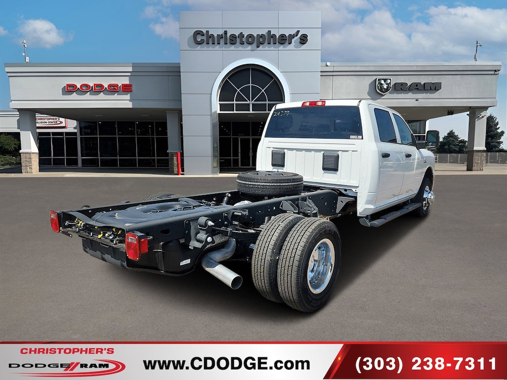 New 2024 Ram 3500 Chassis Cab 3500 TRADESMAN CREW CAB CHASSIS 4X4 60' CA Pickup