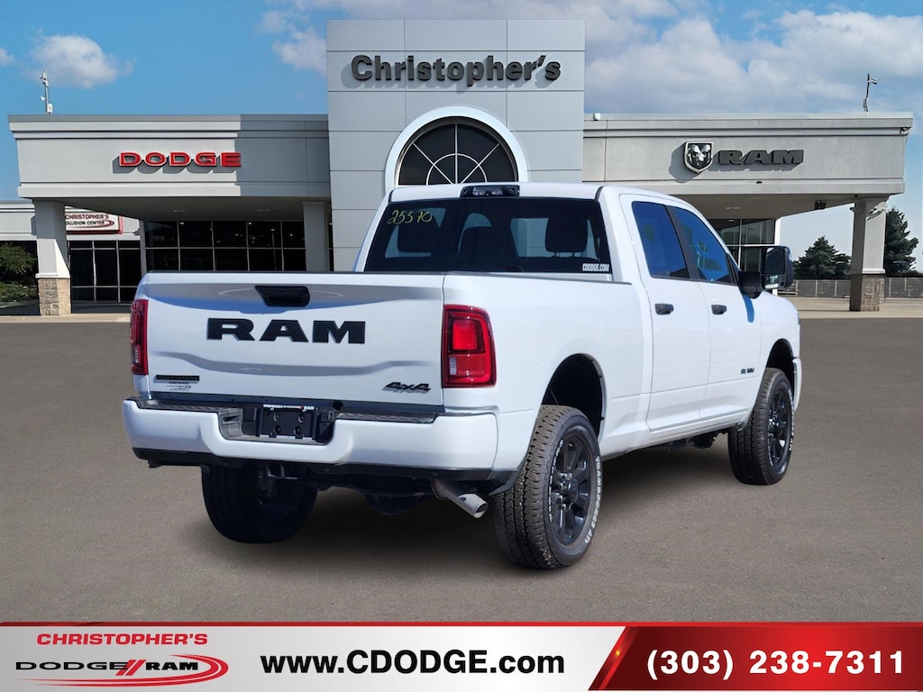 New 2025 Ram 2500 BIG HORN CREW CAB 4X4 6'4 BOX Pickup