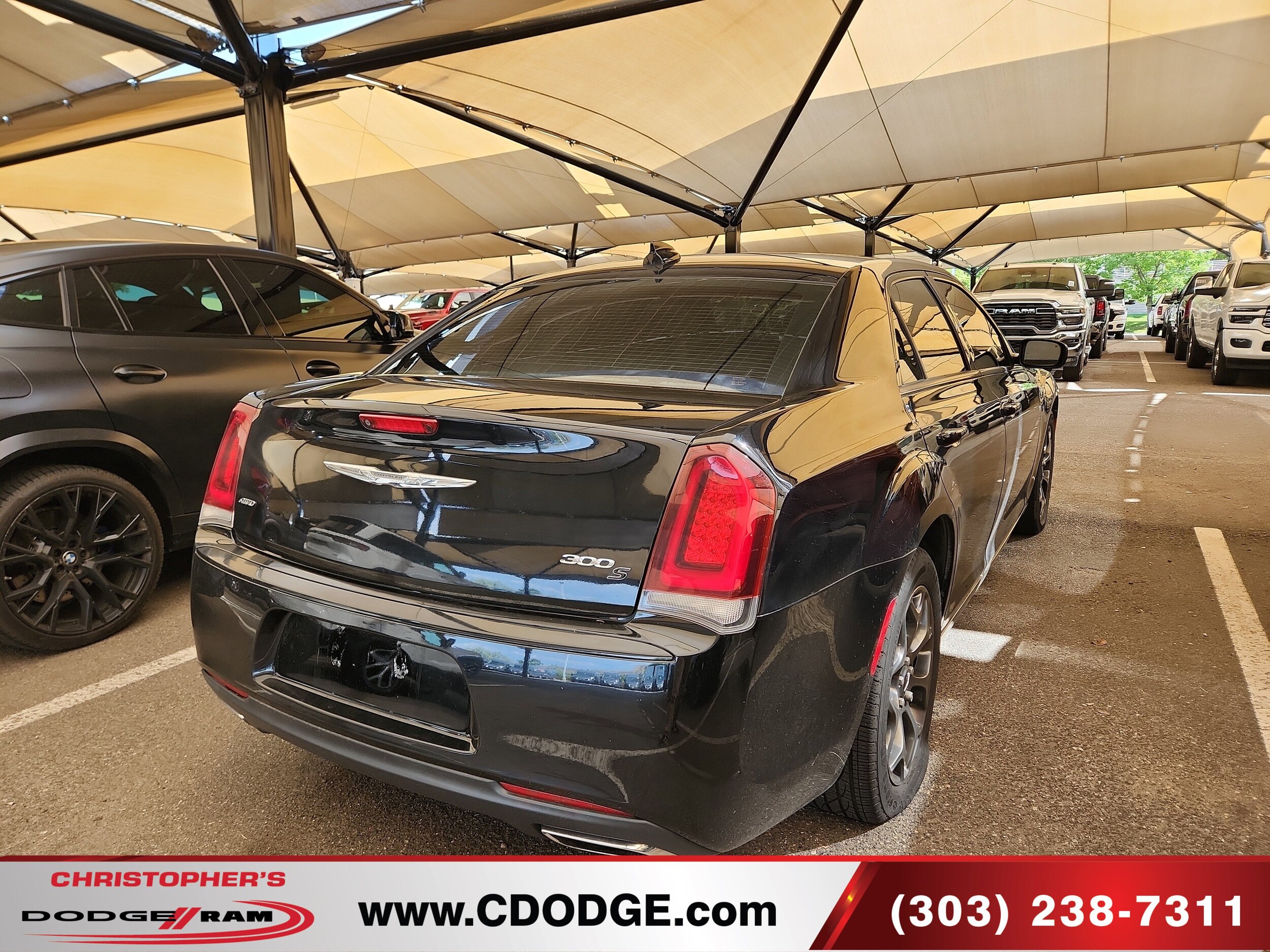 2018 Chrysler 300 photo 2