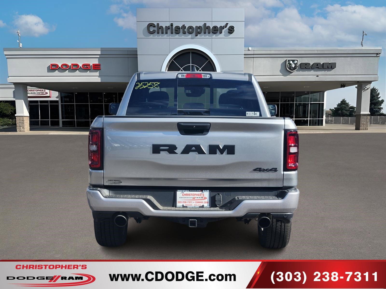 2025 Ram 1500 Tradesman photo 3