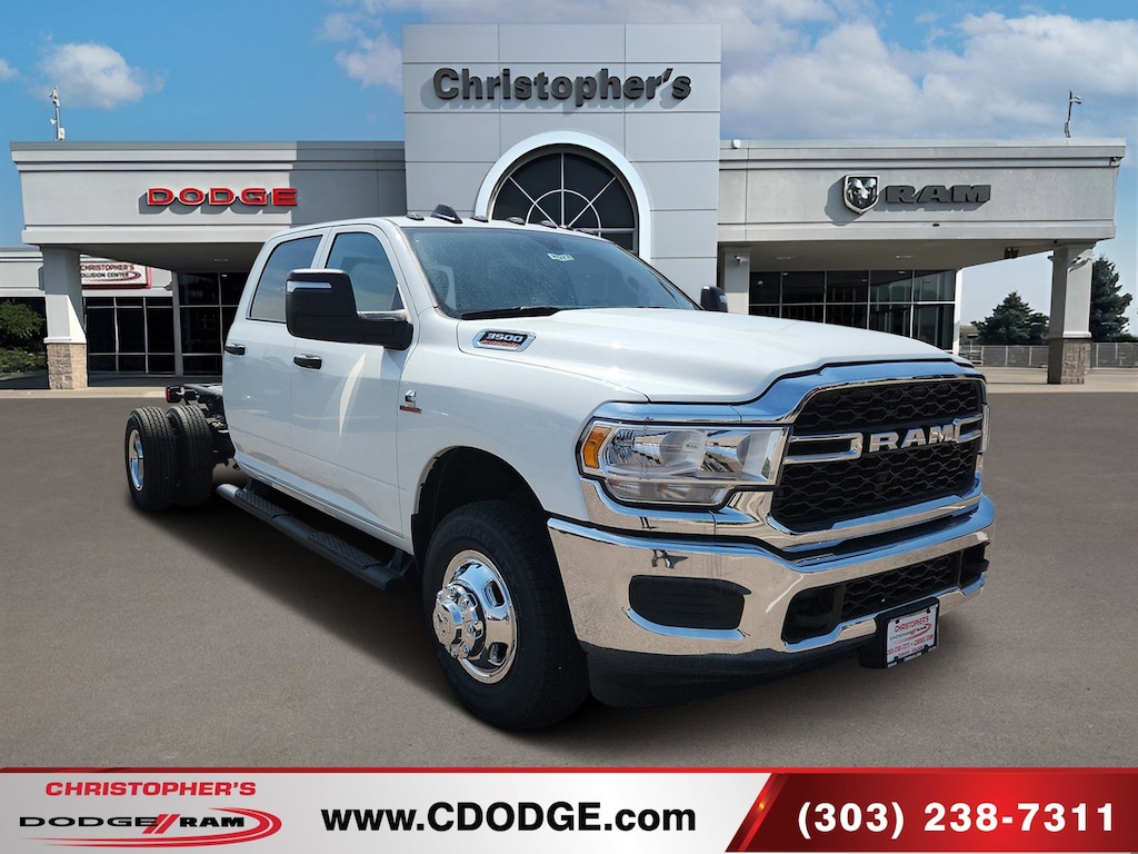 New 2024 Ram 3500 Chassis Cab 3500 TRADESMAN CREW CAB CHASSIS 4X4 60' CA Pickup