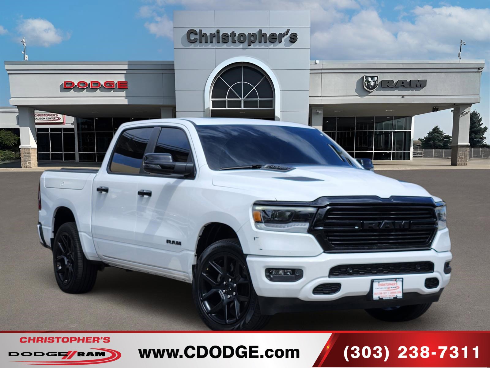 2024 RAM 1500 Laramie 4x4 Crew Cab 5'7's photo