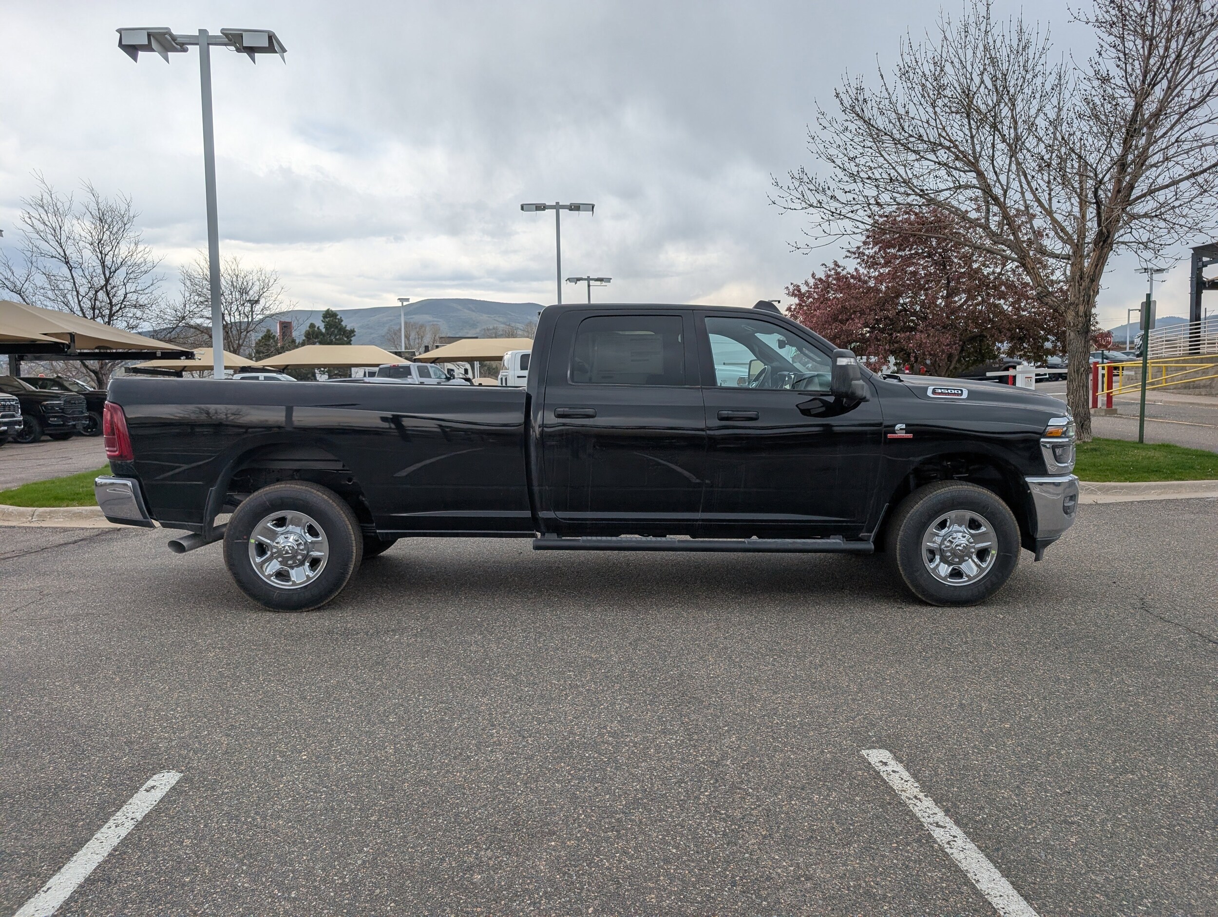 2025 Ram 3500 Tradesman photo 2