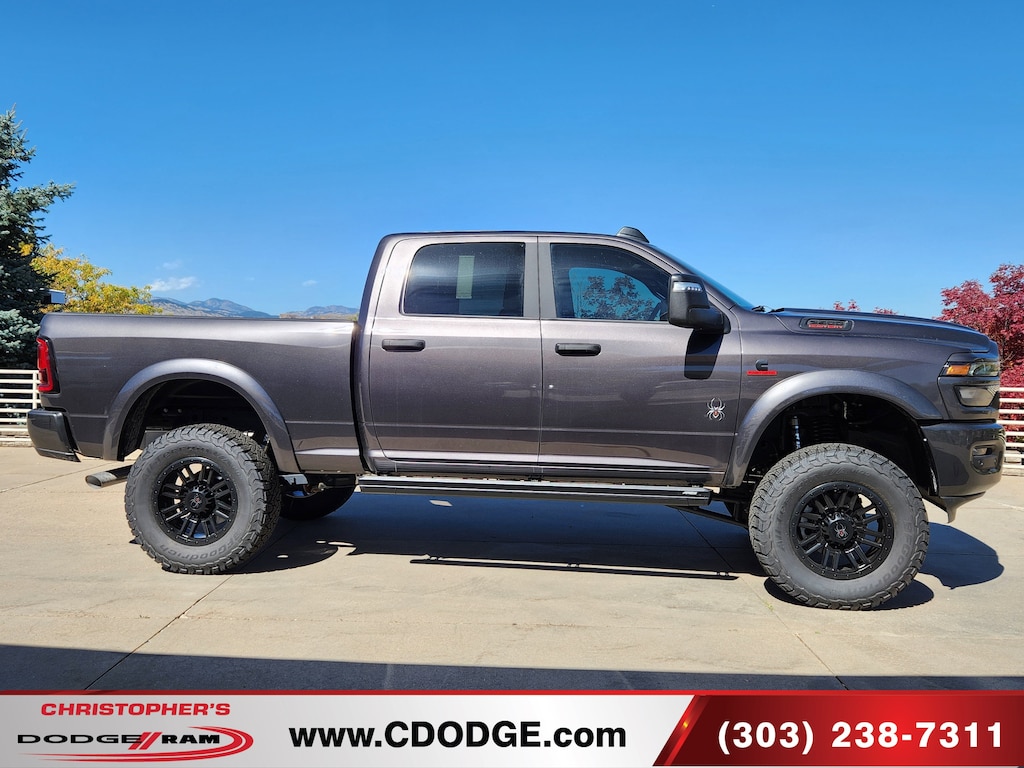 New 2025 Ram 2500 BIG HORN CREW CAB 4X4 6'4 BOX Pickup