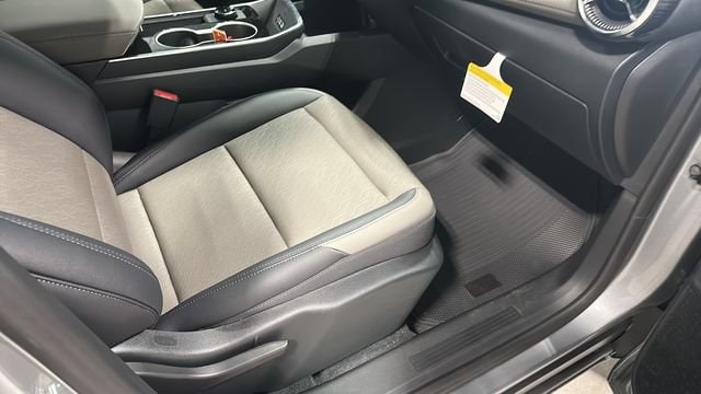 2027 Chevrolet Equinox LT - Photo 33