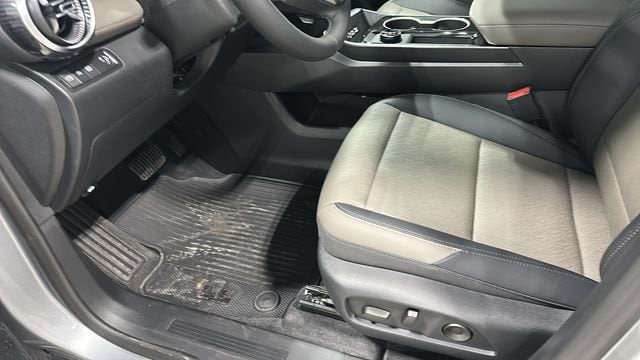 2027 Chevrolet Equinox LT - Photo 7