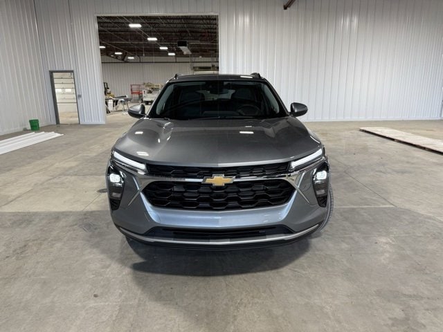 2026 Chevrolet Trax photo 2