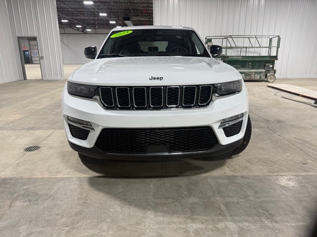 2023 Jeep Grand Cherokee Limited photo 2