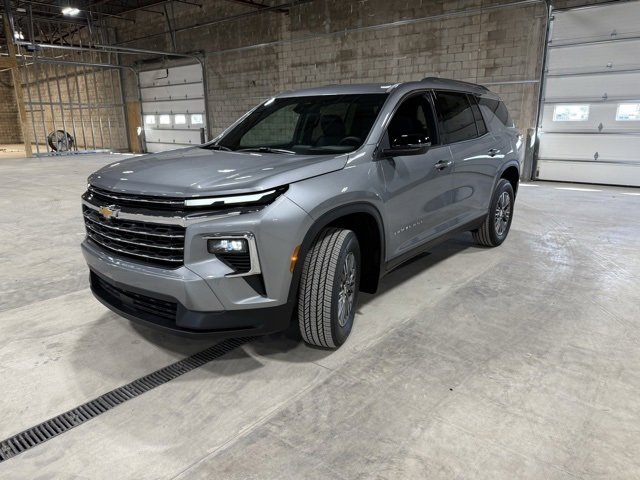 2026 Chevrolet Traverse photo 2