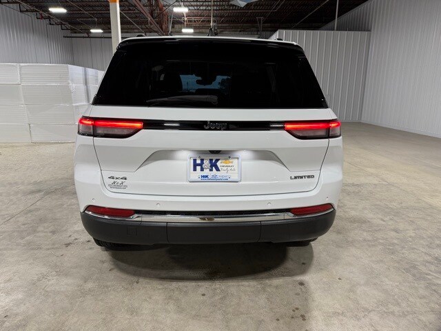 2023 Jeep Grand Cherokee Limited photo 4