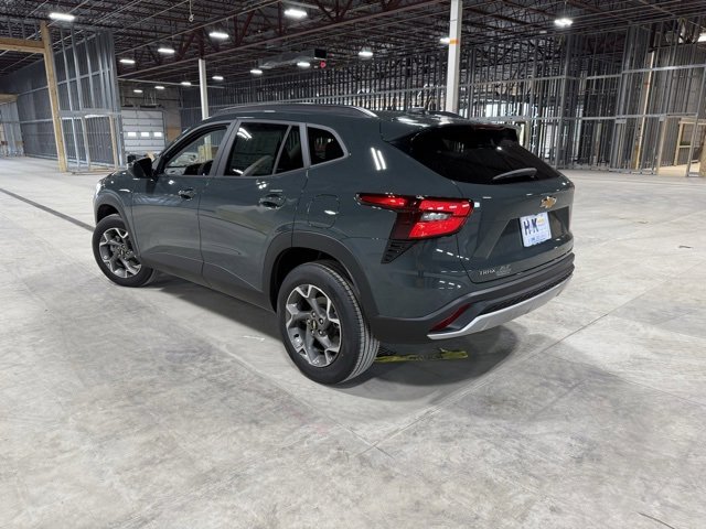 2025 Chevrolet Trax LT photo 4