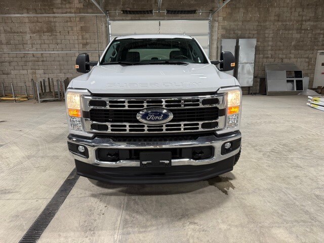 2024 Ford F-250 XLT photo 2