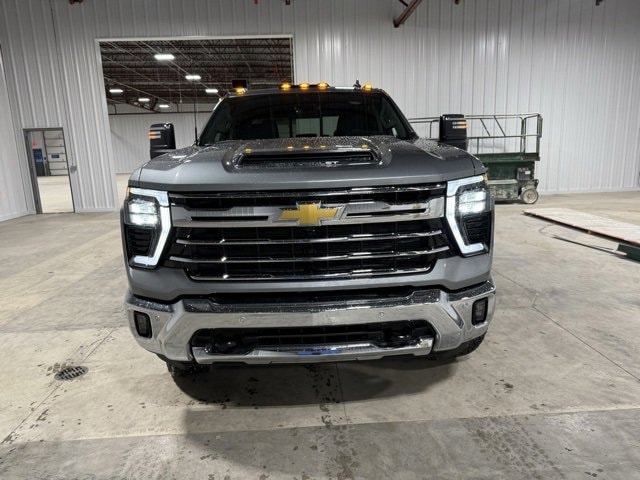 2026 Chevrolet Silverado 2500HD High Country photo 2