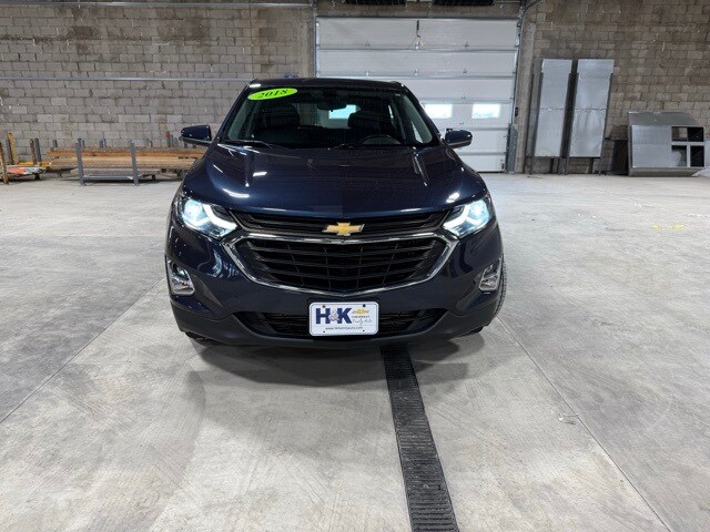 2018 Chevrolet Equinox LT photo 2