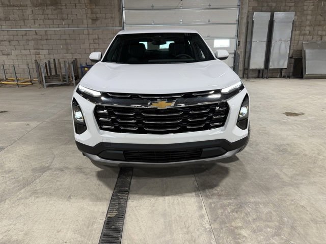2026 Chevrolet Equinox LT photo 2