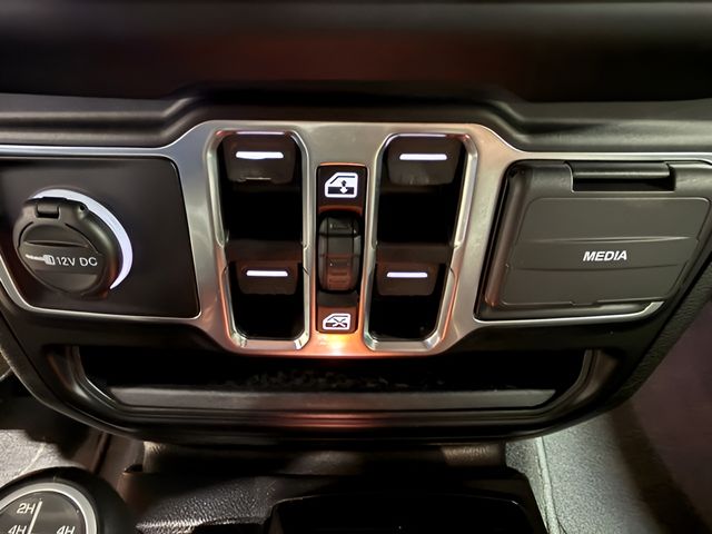 2021 Jeep Wrangler Unlimited Sahara High Altitude 4xe - Photo 23