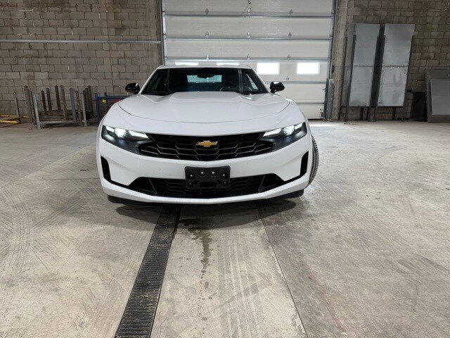 2024 Chevrolet Camaro 1LT photo 2