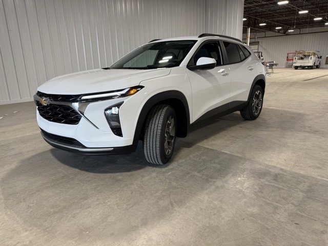 2026 Chevrolet Trax photo 2