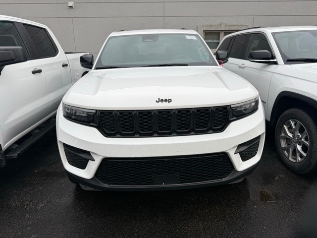 2023 Jeep Grand Cherokee Altitude X photo 2