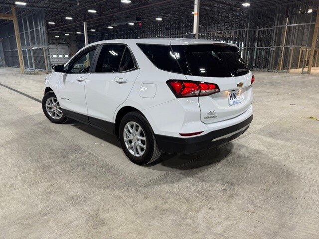 2024 Chevrolet Equinox LT photo 3