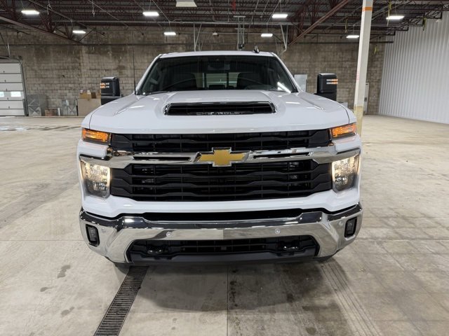 2025 Chevrolet Silverado 2500HD LT photo 2