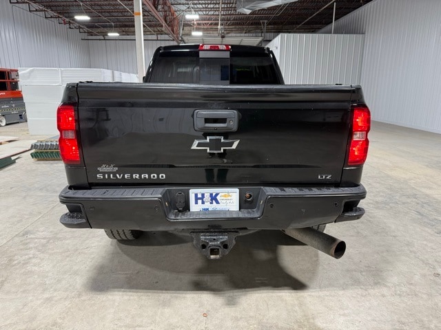 2016 Chevrolet Silverado 2500HD LTZ photo 2