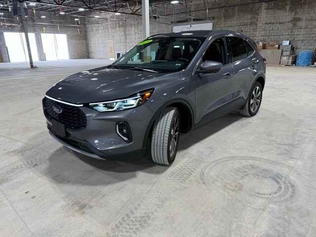 2023 Ford Escape Platinum photo 3