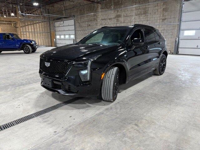 2025 Cadillac XT4 Sport photo 2