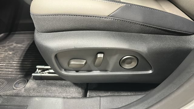 2027 Chevrolet Equinox LT - Photo 10
