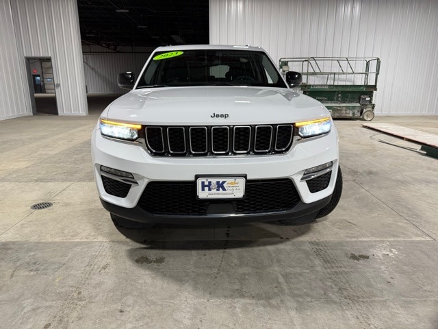 2023 Jeep Grand Cherokee Limited photo 2