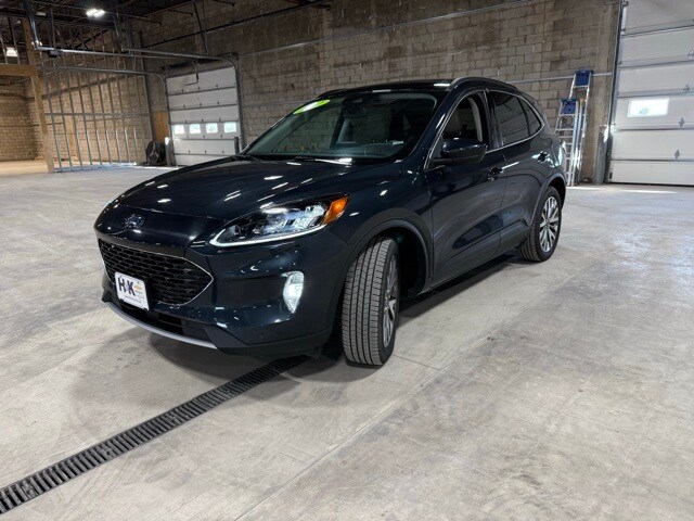 2022 Ford Escape Titanium photo 3