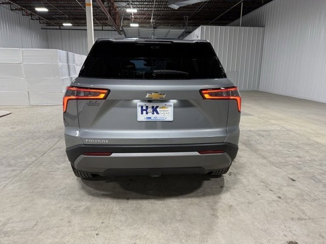 2026 Chevrolet Equinox photo 4