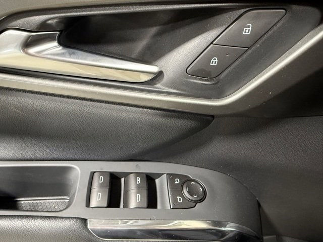 2026 Chevrolet Traverse photo 2