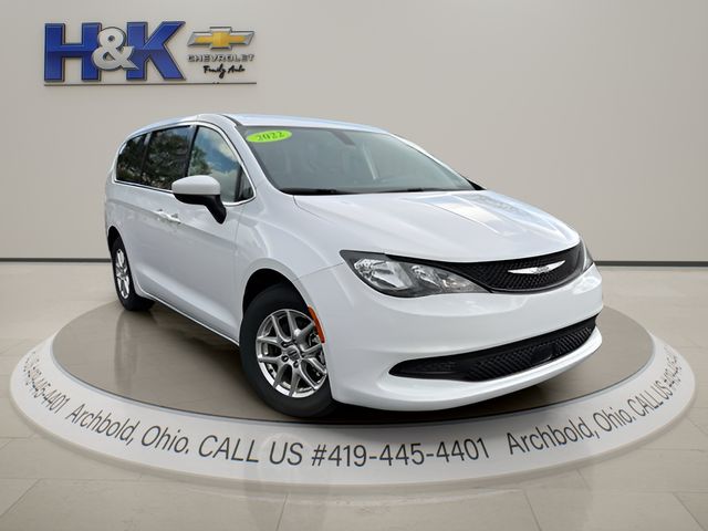 2022 Chrysler Voyager LX's photo
