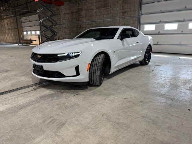 2024 Chevrolet Camaro 1LT photo 3