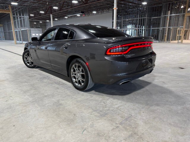 2017 Dodge Charger SXT photo 2
