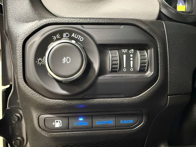 2021 Jeep Wrangler Unlimited Sahara High Altitude 4xe - Photo 31