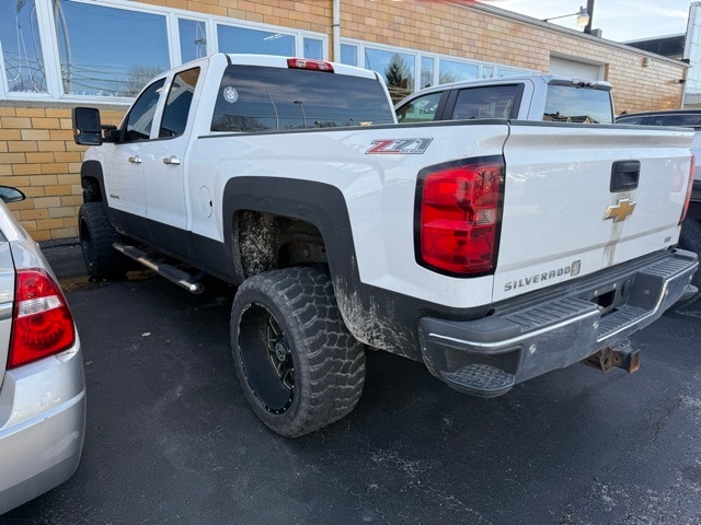 2015 Chevrolet Silverado 2500HD LTZ photo 3