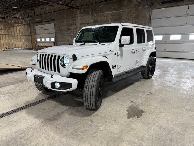 2023 Jeep Wrangler Altitude photo 3