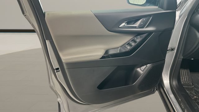 2027 Chevrolet Equinox LT - Photo 8