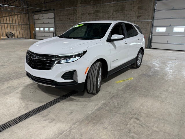 2024 Chevrolet Equinox LT photo 3