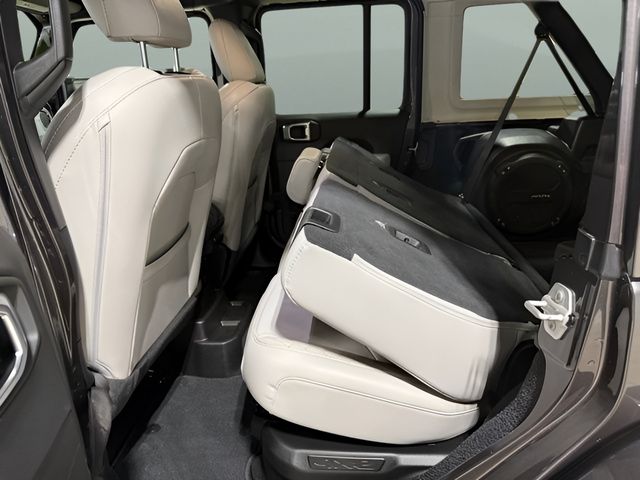2021 Jeep Wrangler Unlimited Sahara High Altitude 4xe - Photo 14