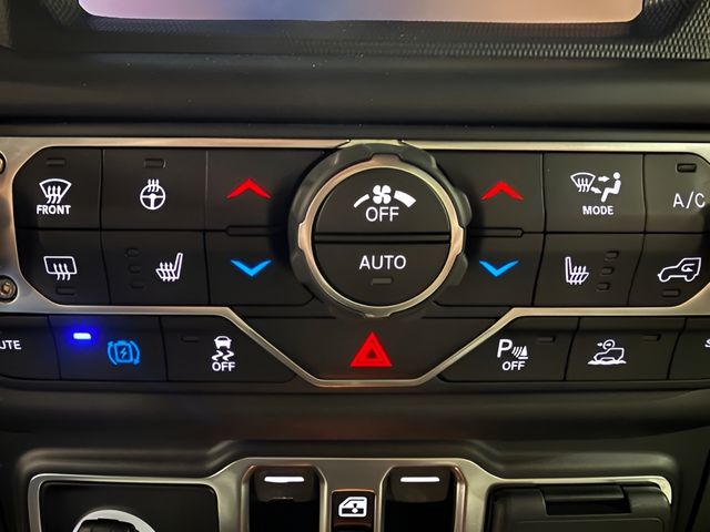 2021 Jeep Wrangler Unlimited Sahara High Altitude 4xe - Photo 26
