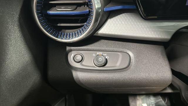 2026 Chevrolet Trax LT - Photo 9